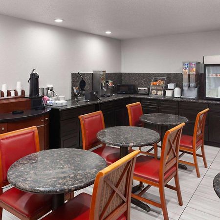 Super 8 By Wyndham Romeoville Bolingbrook מראה חיצוני תמונה