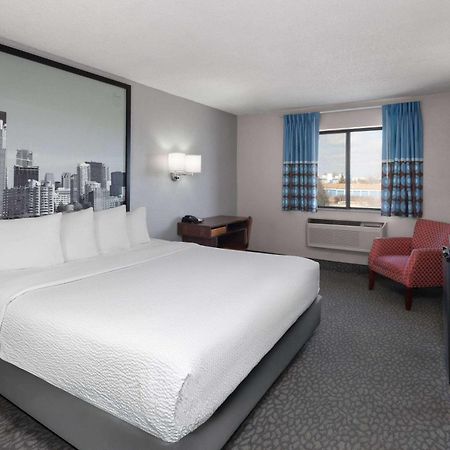 Super 8 By Wyndham Romeoville Bolingbrook מראה חיצוני תמונה