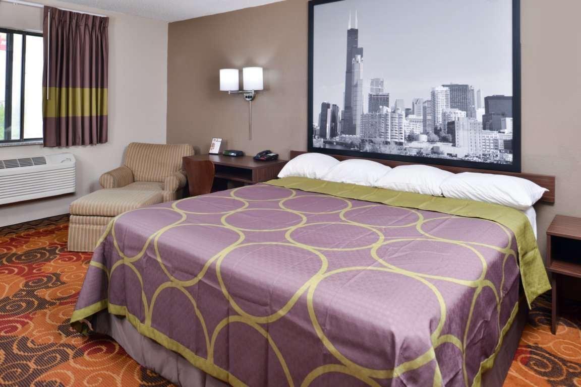Super 8 By Wyndham Romeoville Bolingbrook מראה חיצוני תמונה