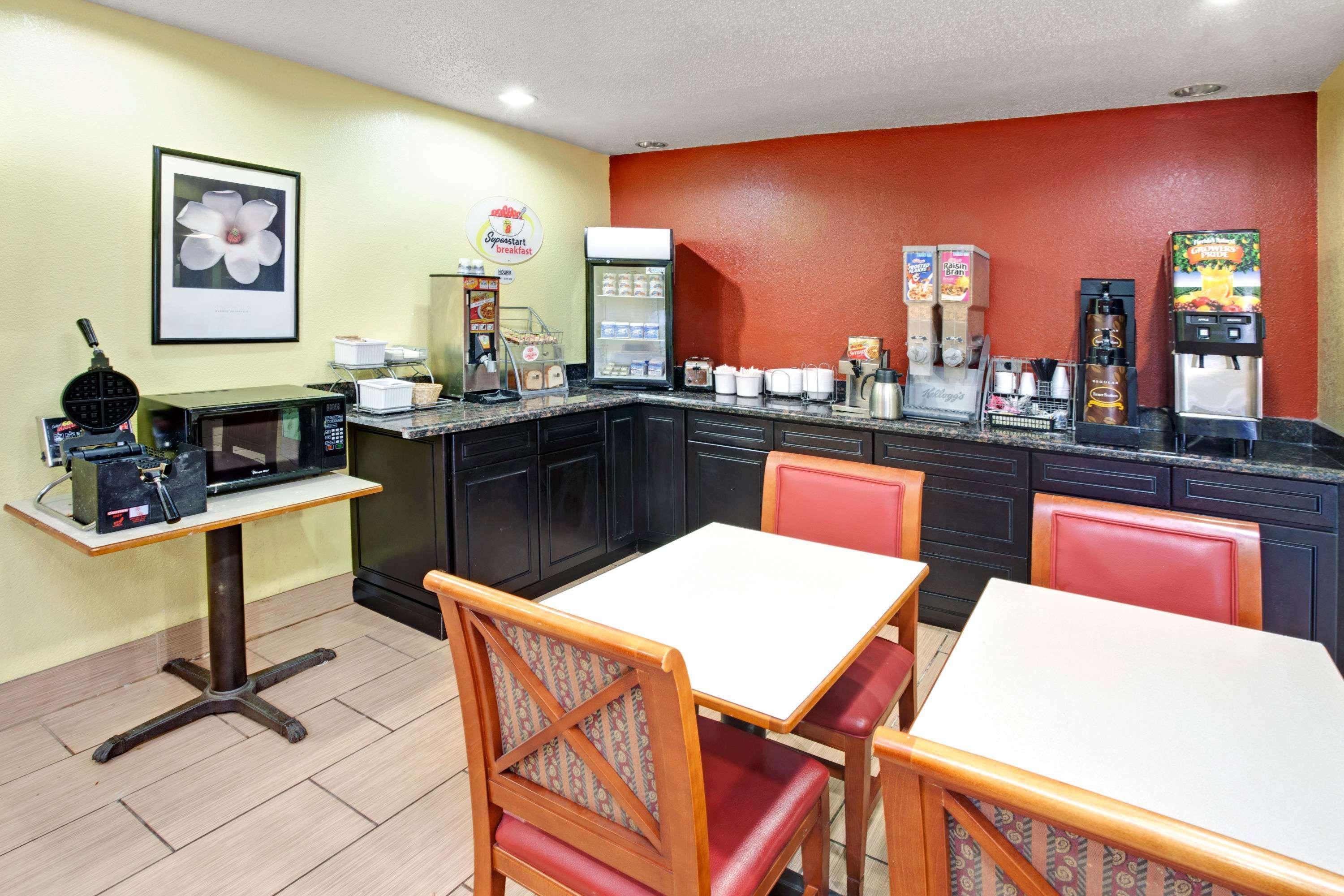 Super 8 By Wyndham Romeoville Bolingbrook מראה חיצוני תמונה