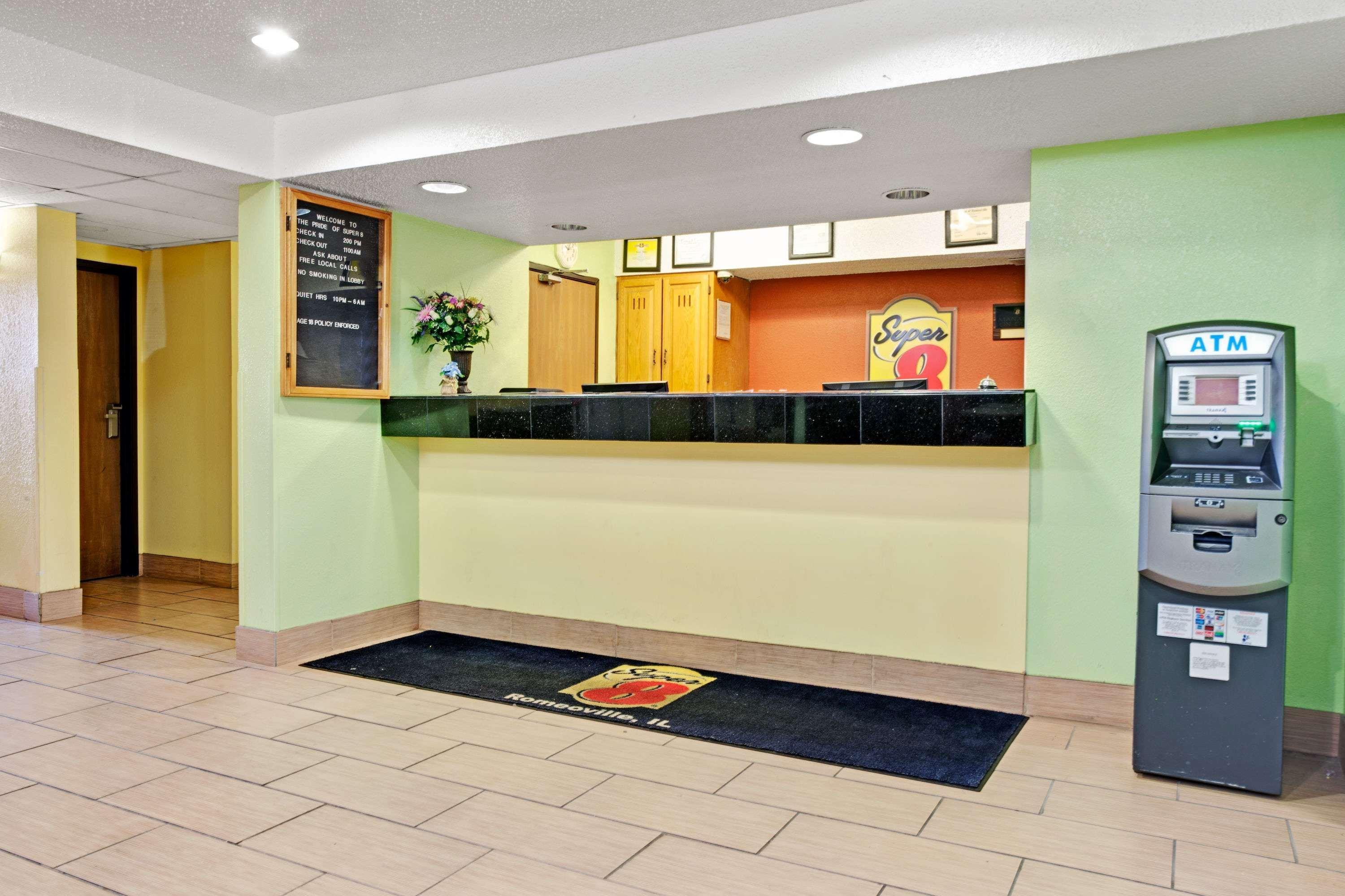 Super 8 By Wyndham Romeoville Bolingbrook מראה חיצוני תמונה