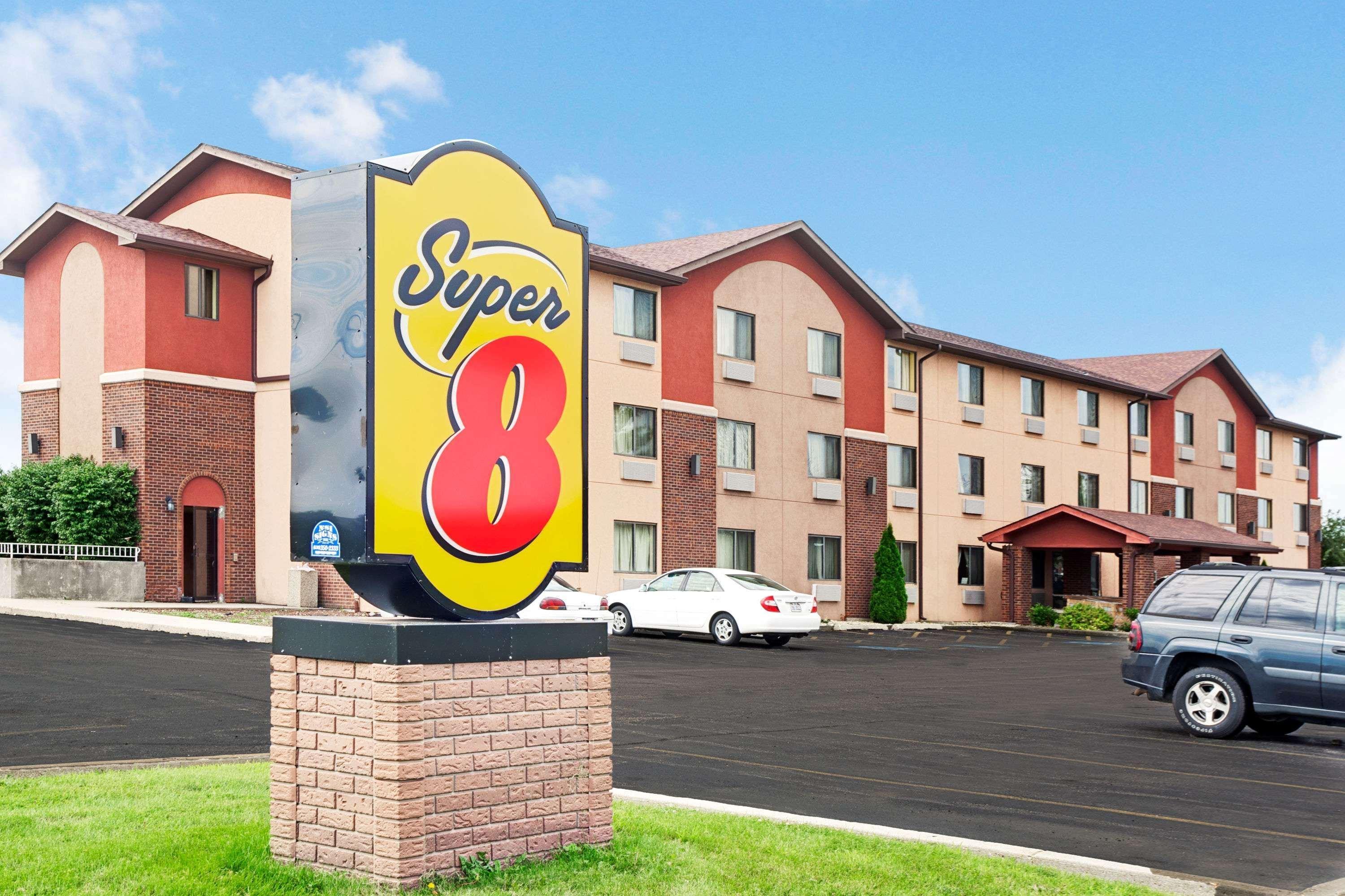 Super 8 By Wyndham Romeoville Bolingbrook מראה חיצוני תמונה