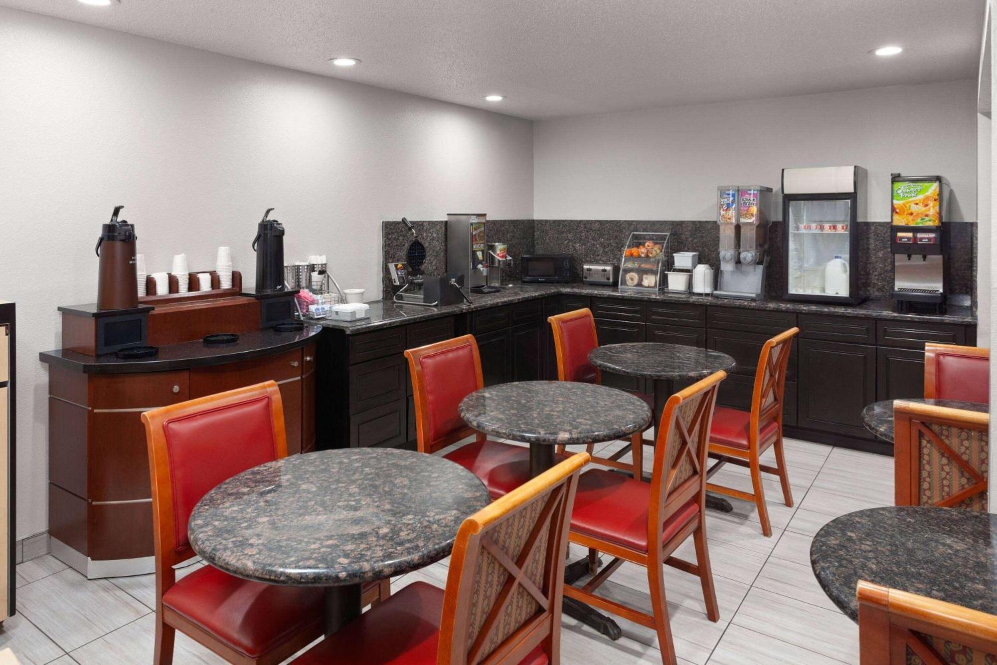 Super 8 By Wyndham Romeoville Bolingbrook מראה חיצוני תמונה