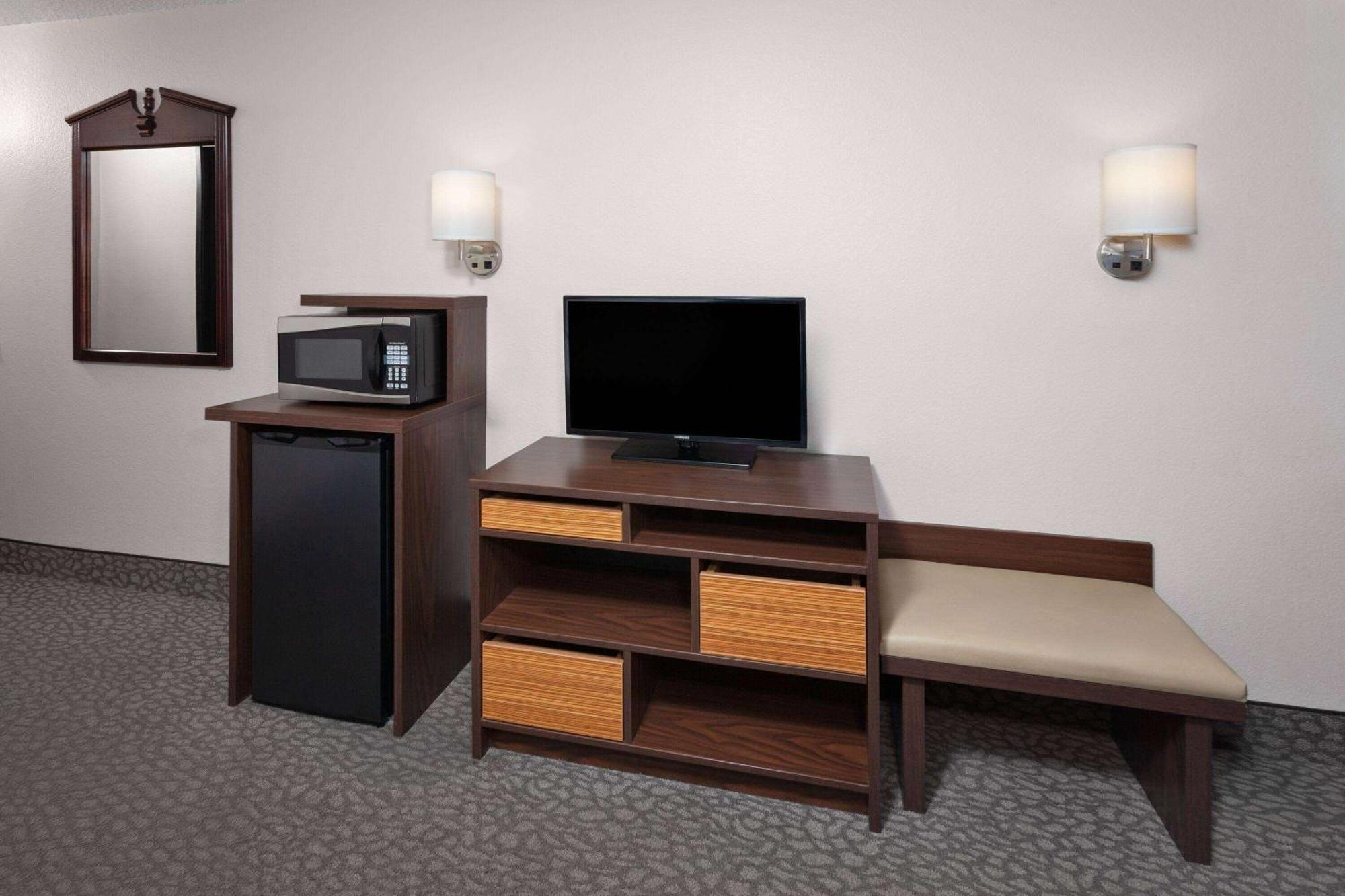 Super 8 By Wyndham Romeoville Bolingbrook מראה חיצוני תמונה