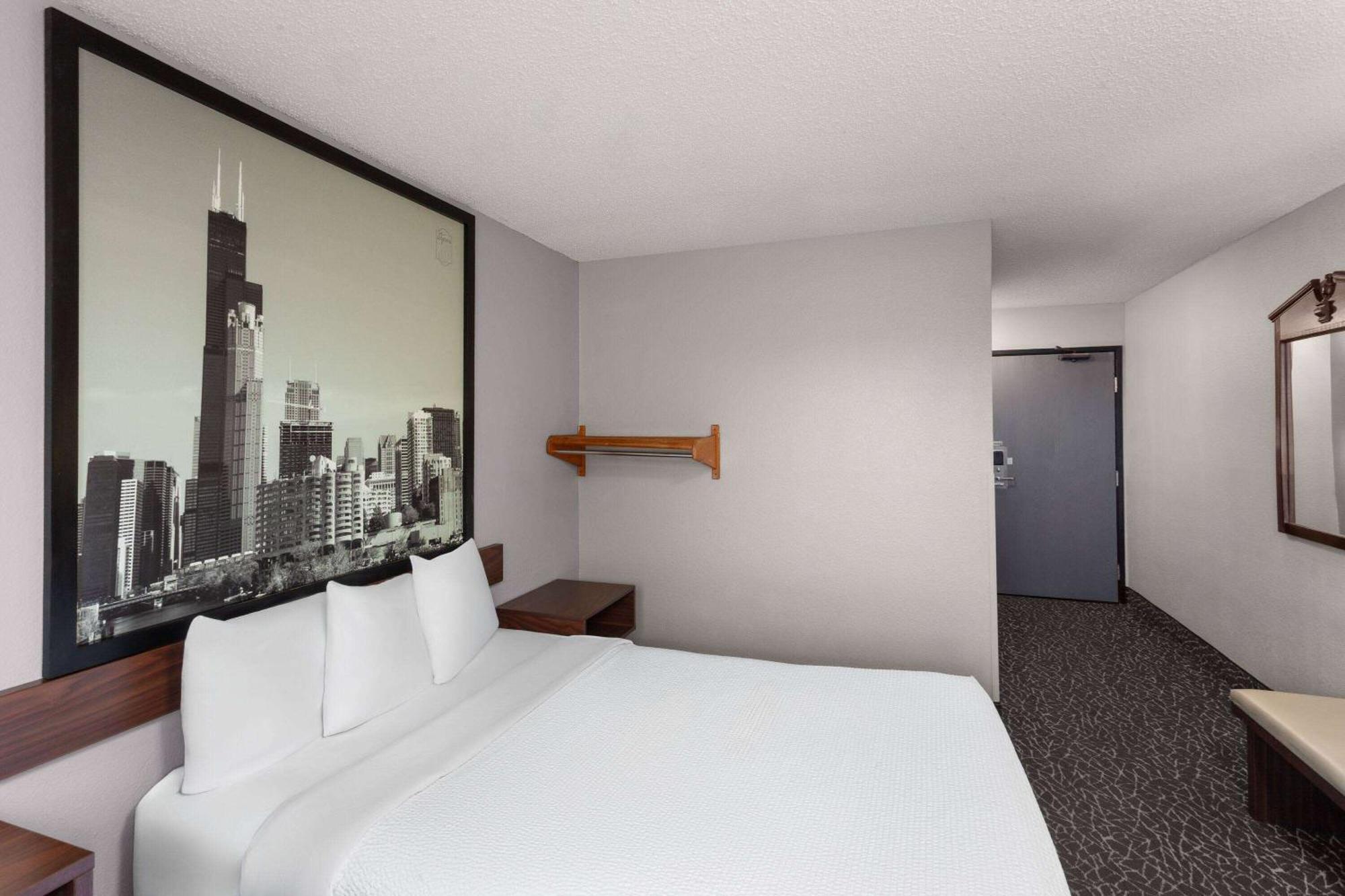 Super 8 By Wyndham Romeoville Bolingbrook מראה חיצוני תמונה