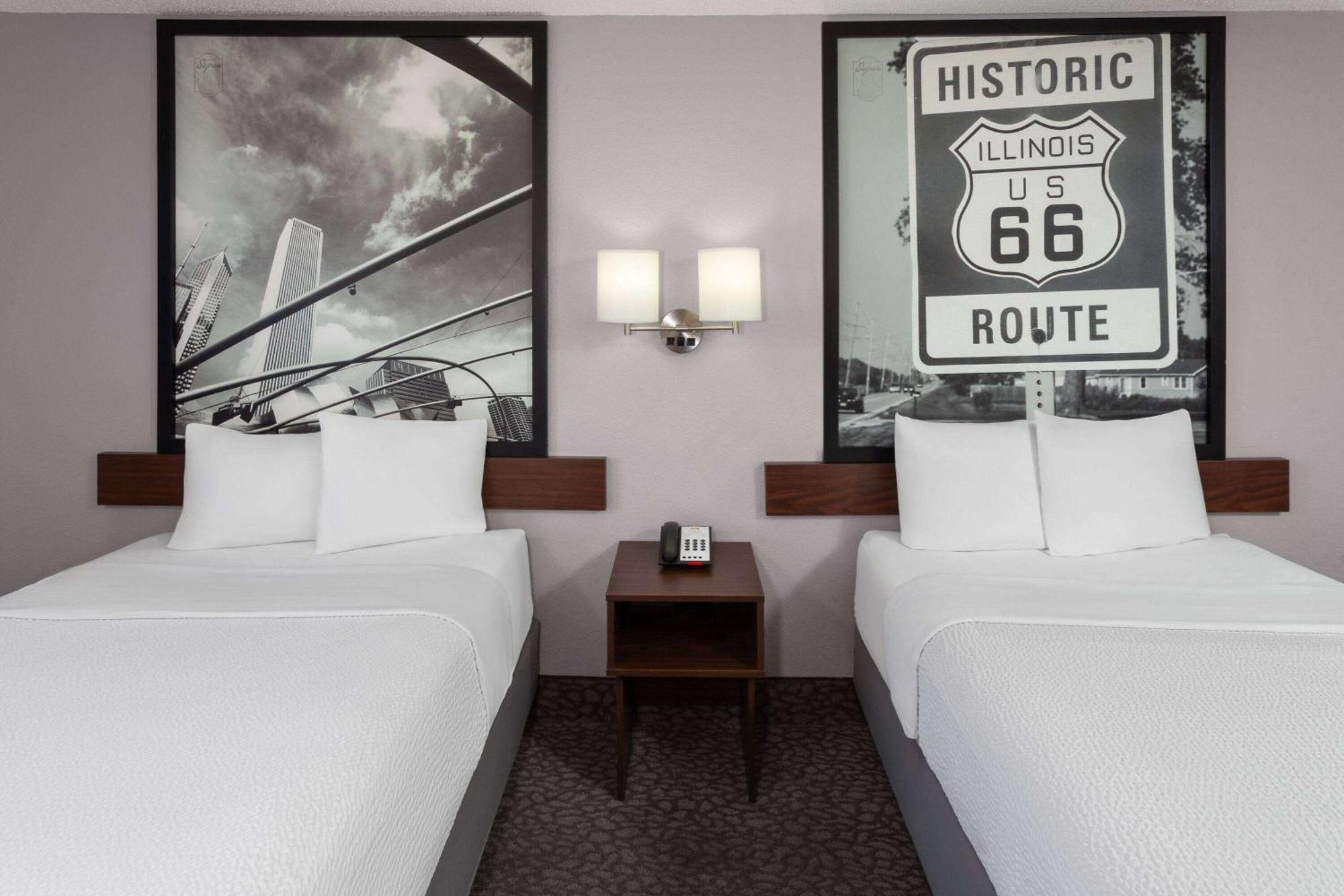 Super 8 By Wyndham Romeoville Bolingbrook מראה חיצוני תמונה