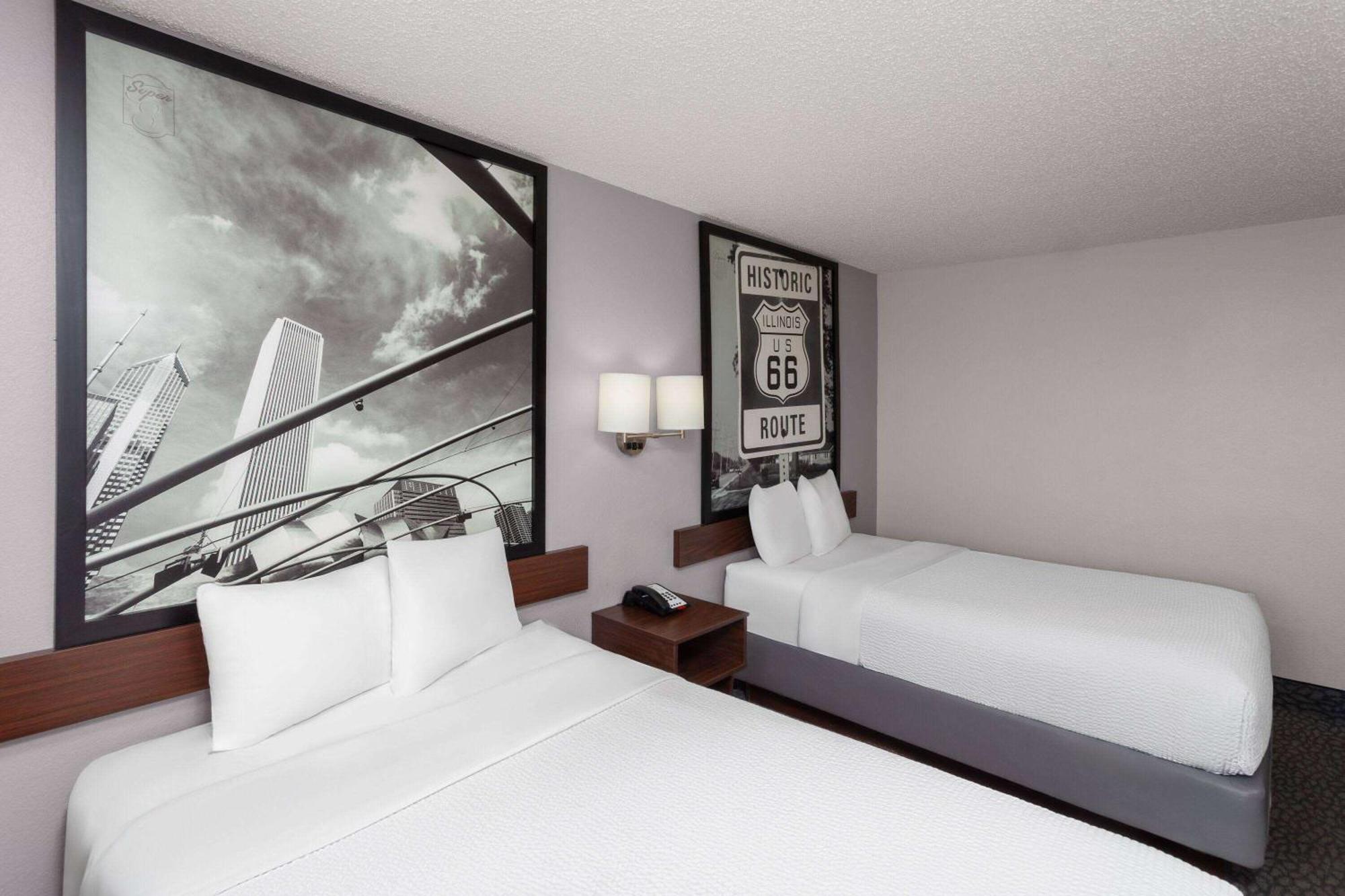Super 8 By Wyndham Romeoville Bolingbrook מראה חיצוני תמונה