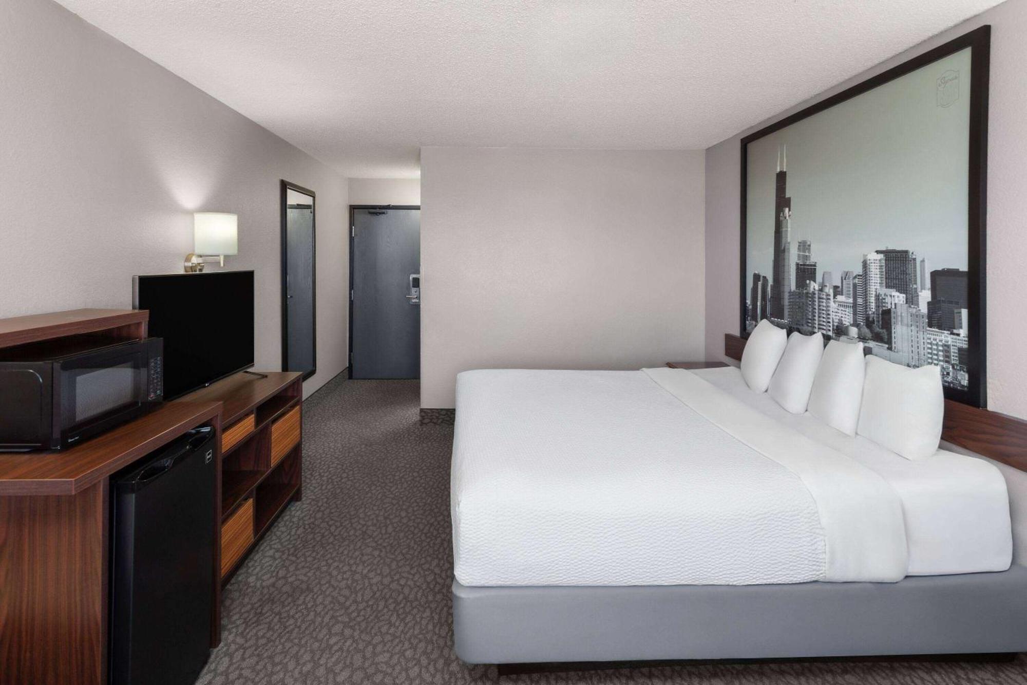 Super 8 By Wyndham Romeoville Bolingbrook מראה חיצוני תמונה