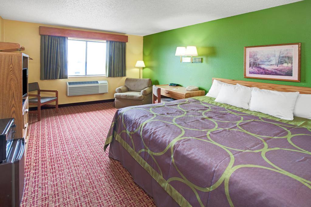 Super 8 By Wyndham Romeoville Bolingbrook מראה חיצוני תמונה